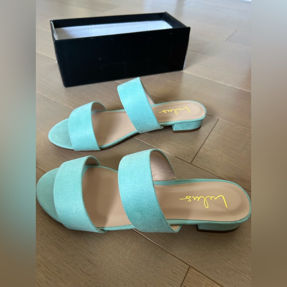 New In Box Lulus Mint Sandals Size 8